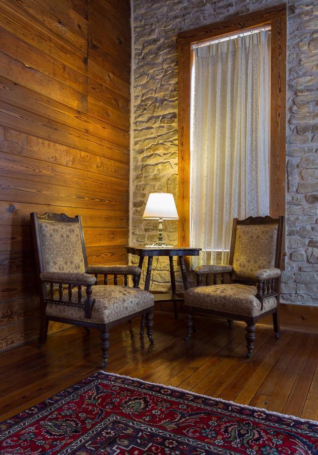Upstairs Inn Hico Esterno foto