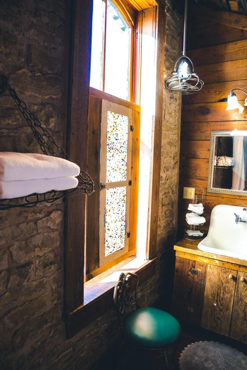 Upstairs Inn Hico Esterno foto
